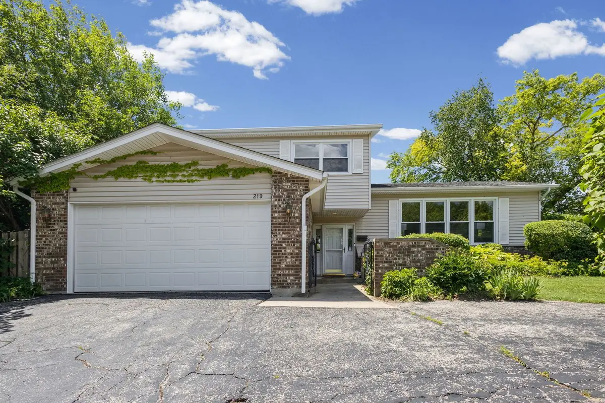 219 W Appletree Lane
