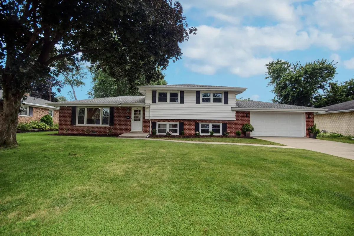 614 N Homestead Place
