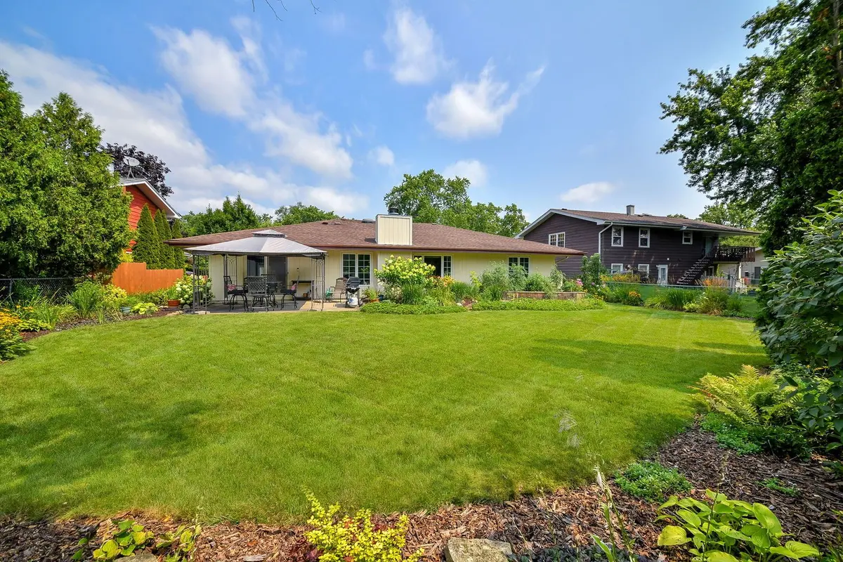 21W621 Buckingham Road