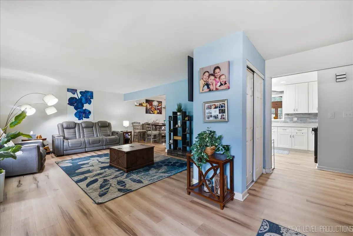 624 Shorewood Drive