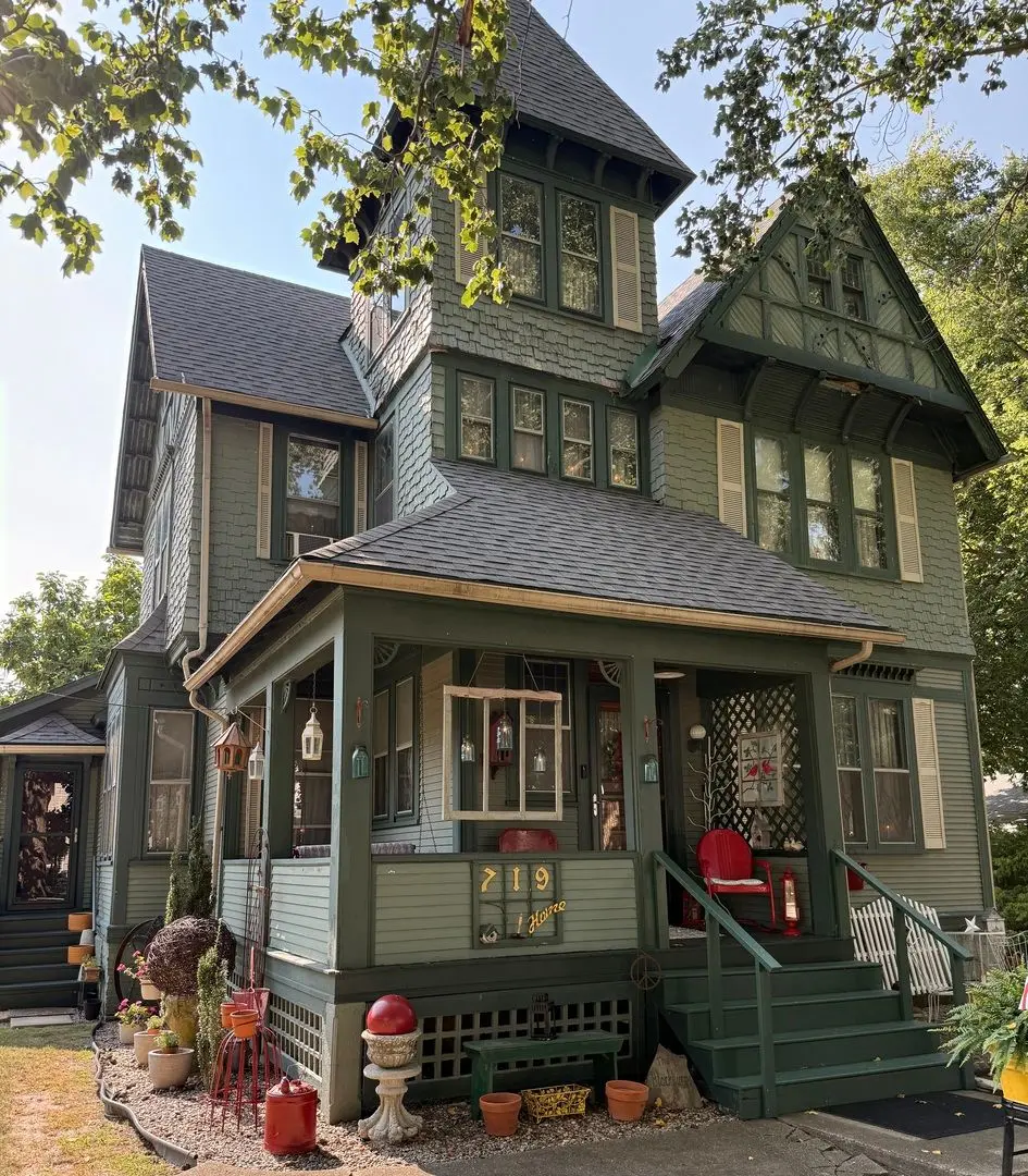 719 N Center Street