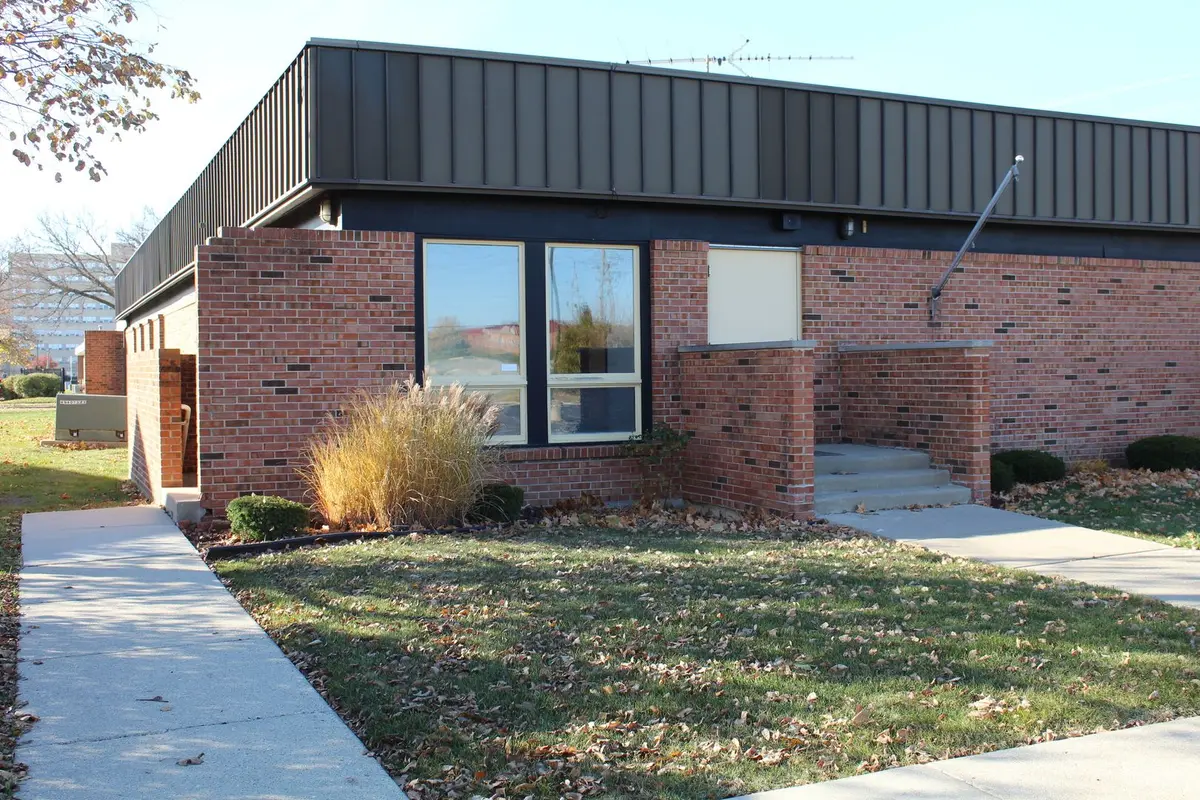 300 N Hammes Avenue