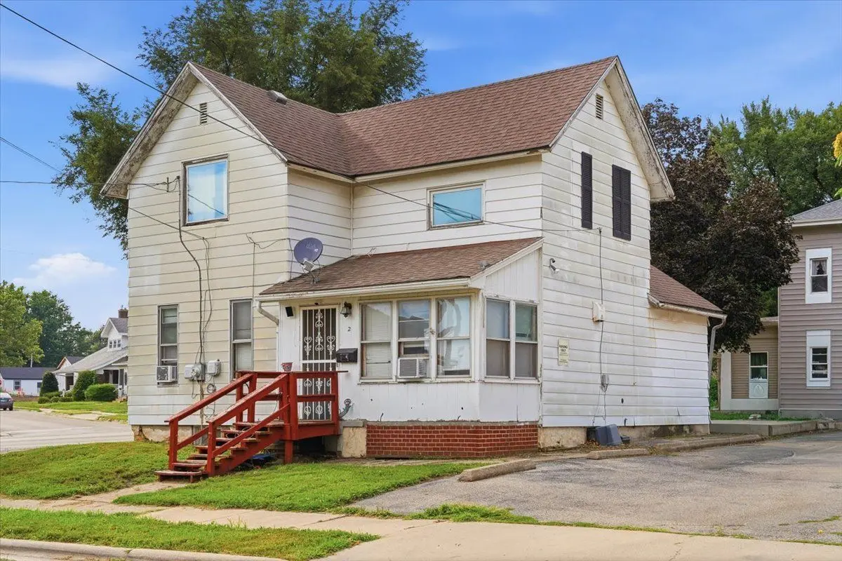 2 E 7th Street