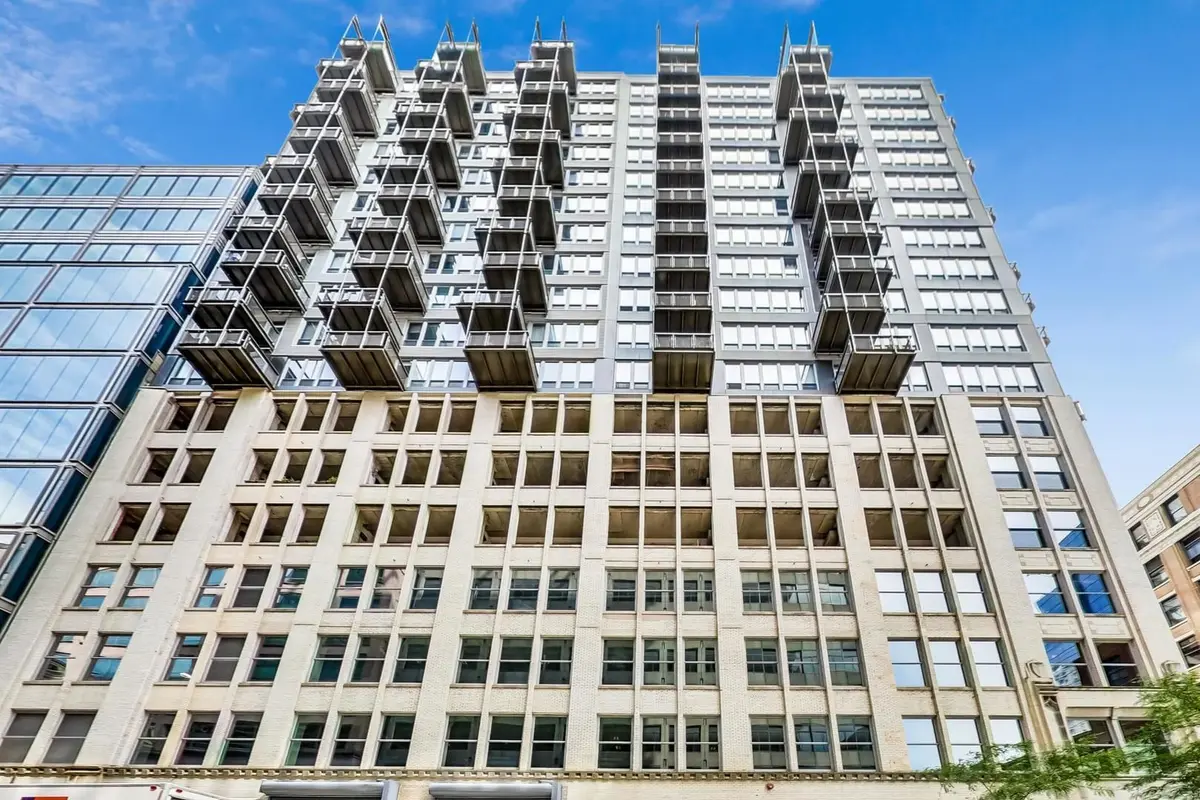 565 W Quincy Street