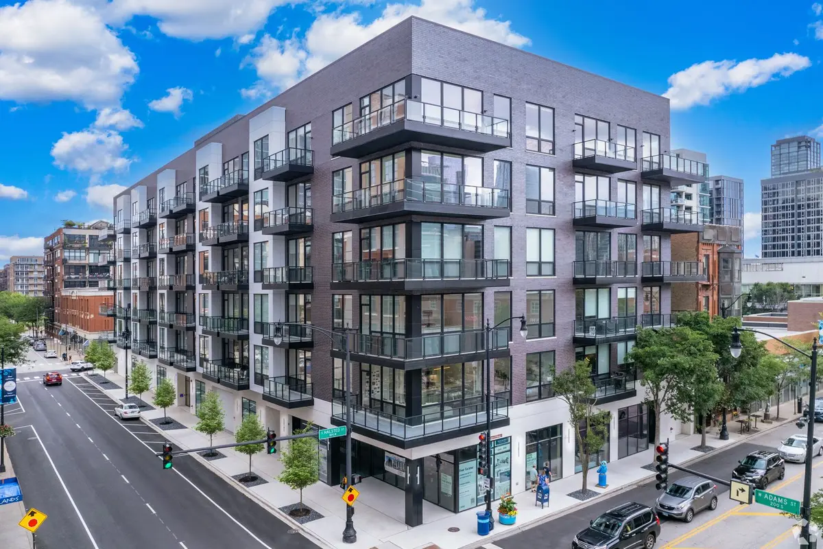 812 W Adams Street