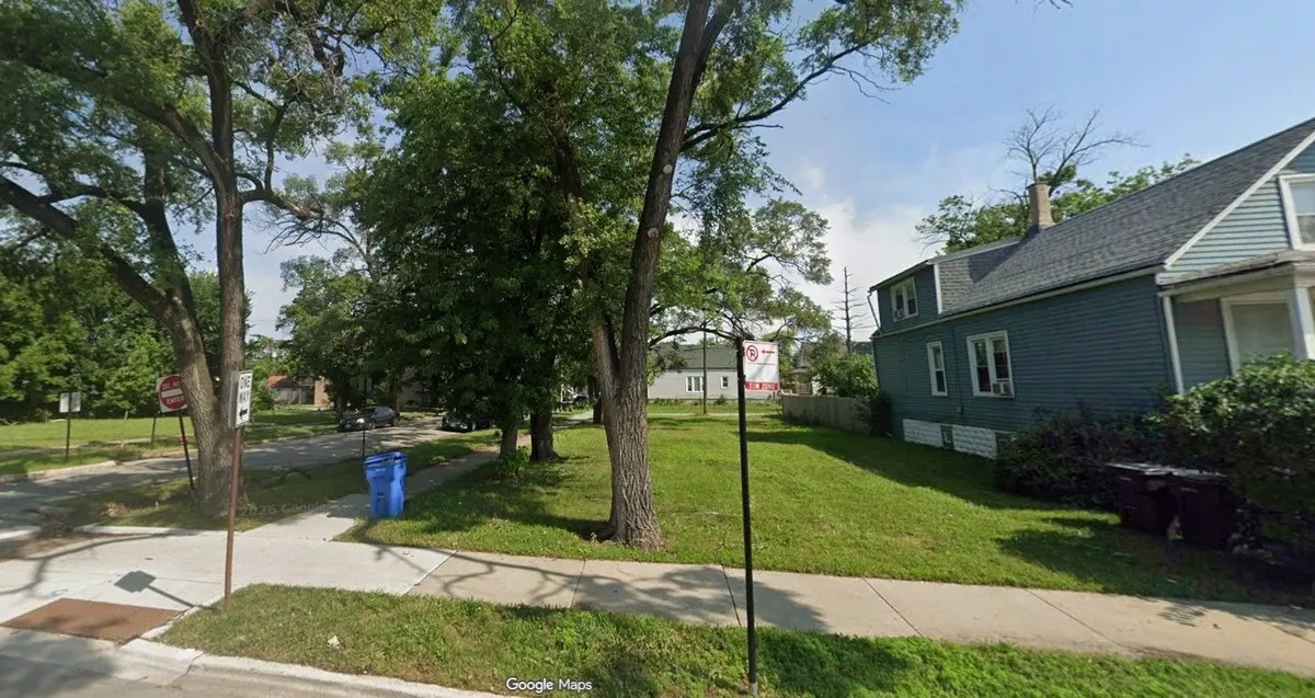 1524 W 71st Street