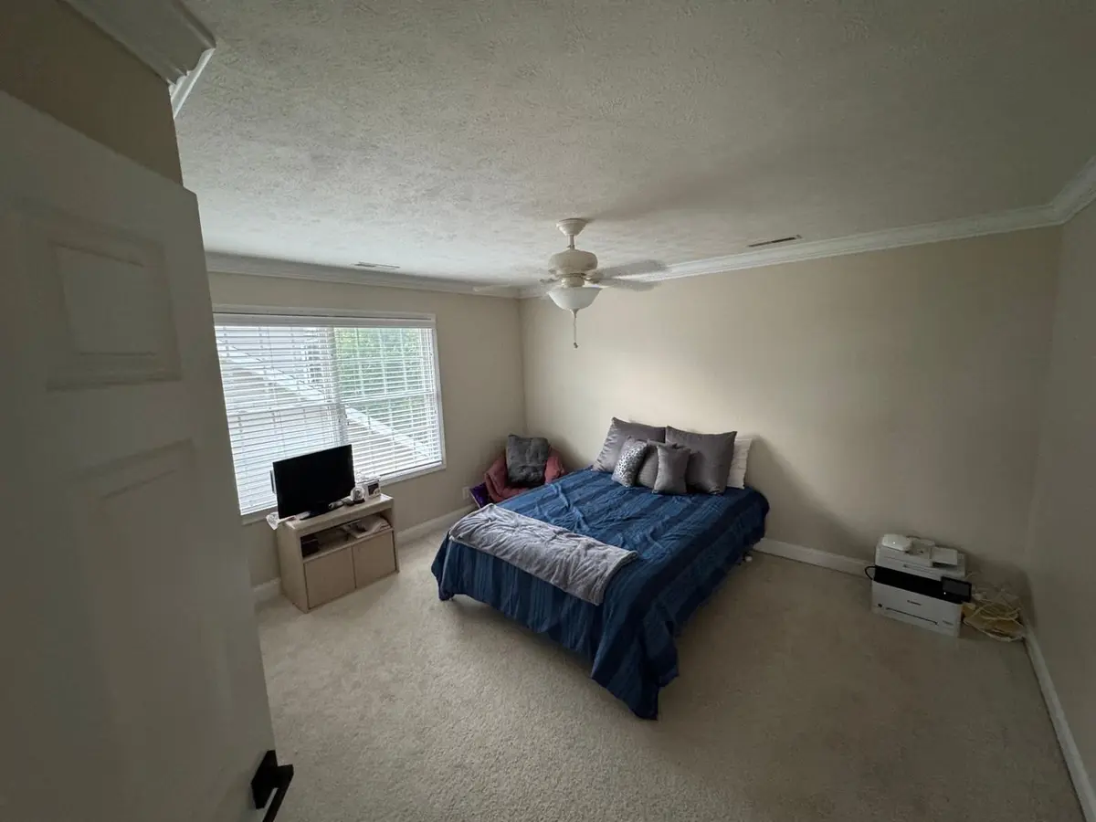 13 Knollbrook Court