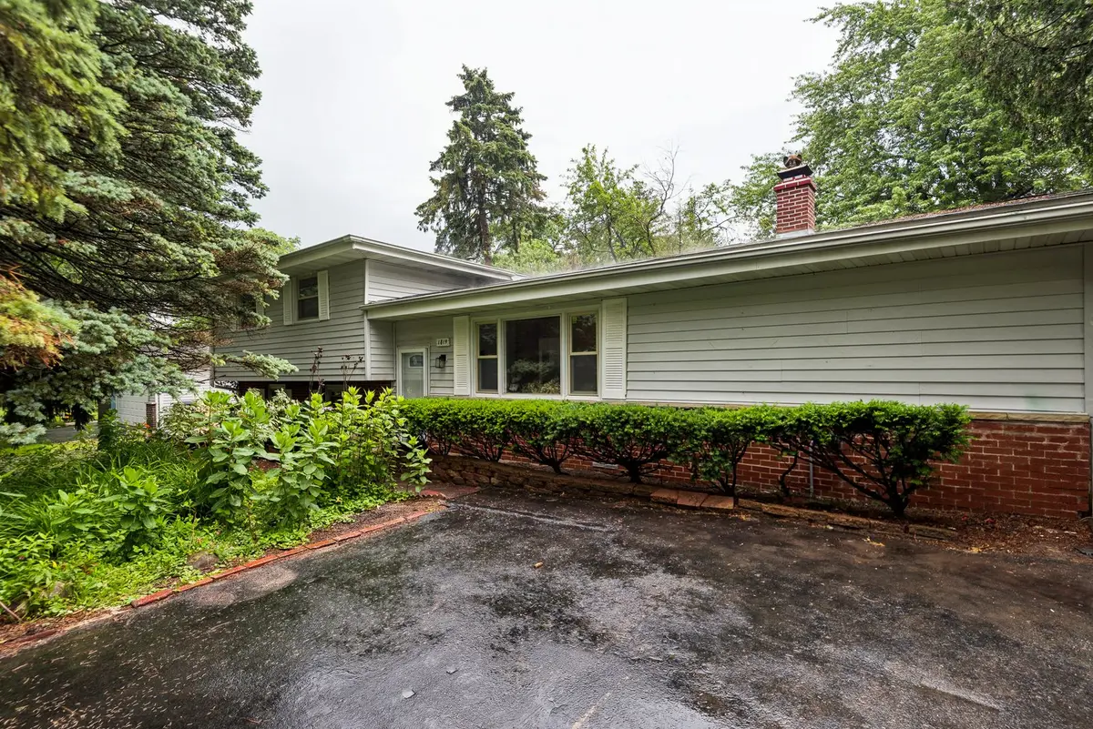 1819 Elmwood Drive