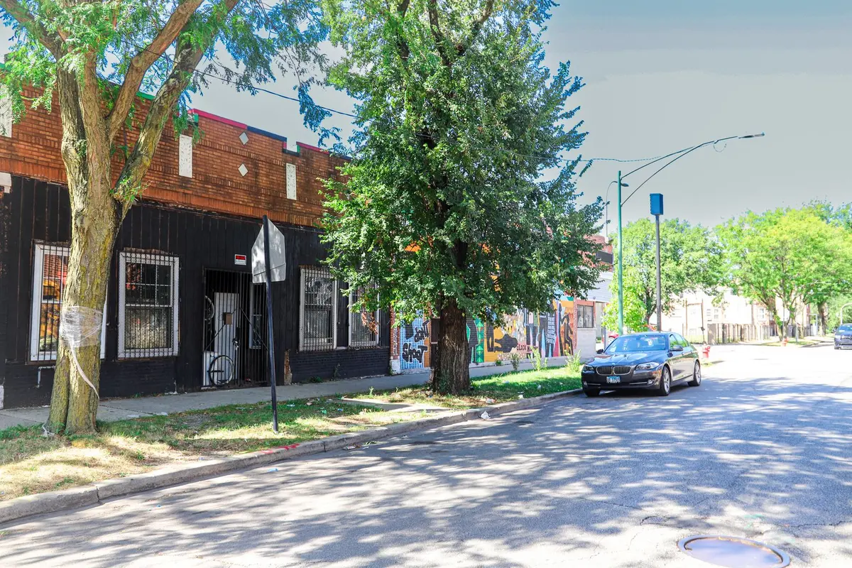 748-50 N Lawndale Avenue