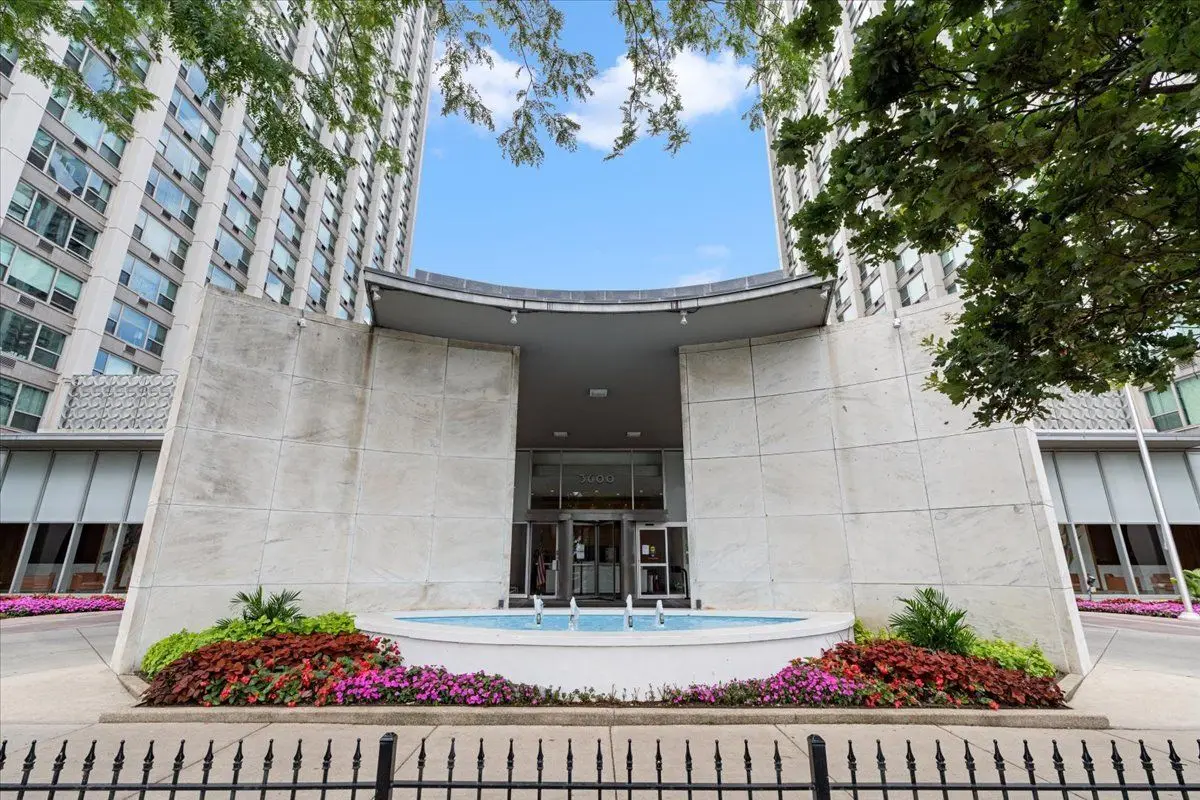 3600 N Lake Shore Drive