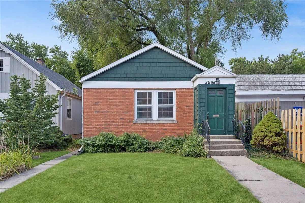 2958 Central Street