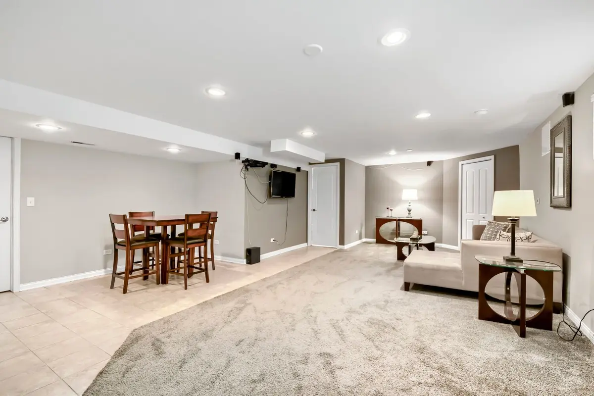 8833 Bluebird Drive