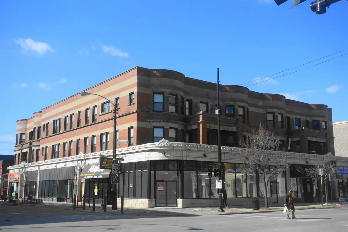 1008 W Argyle Street