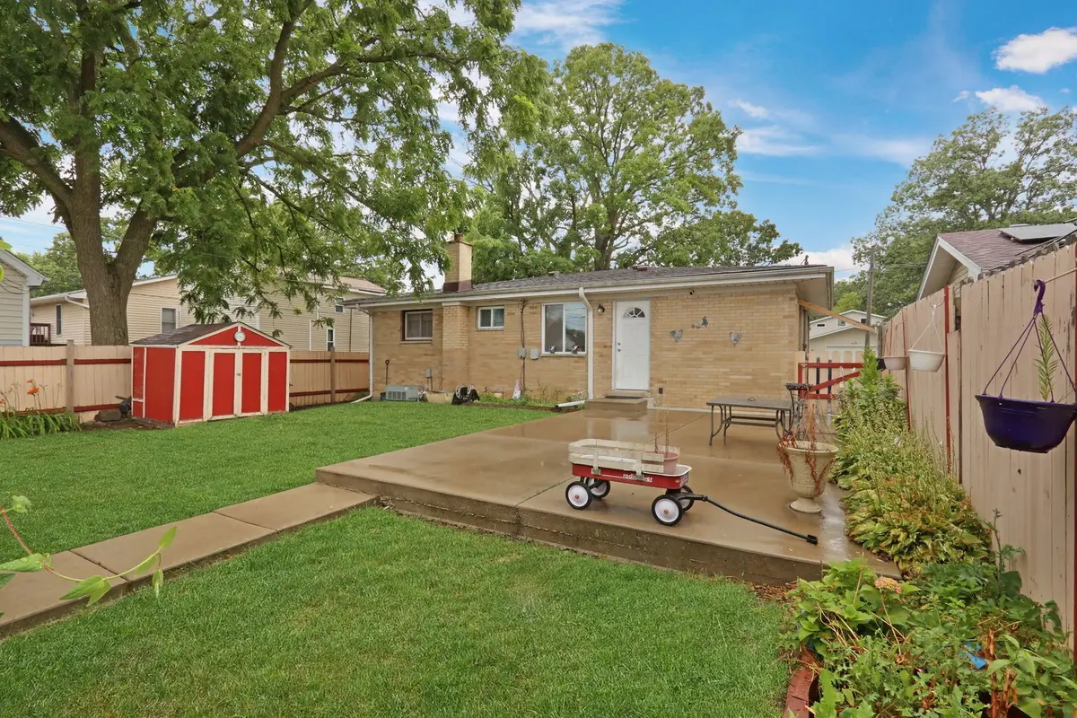 1627 Greenfield Avenue