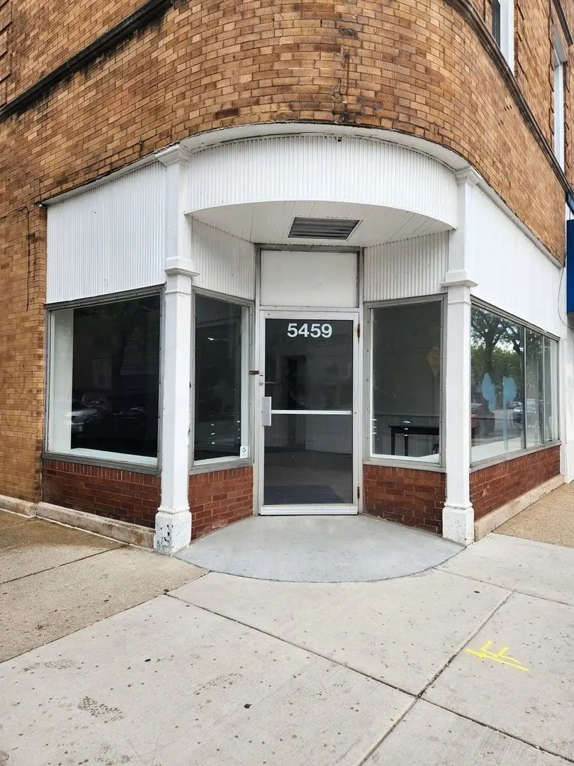 5459 N Broadway Street