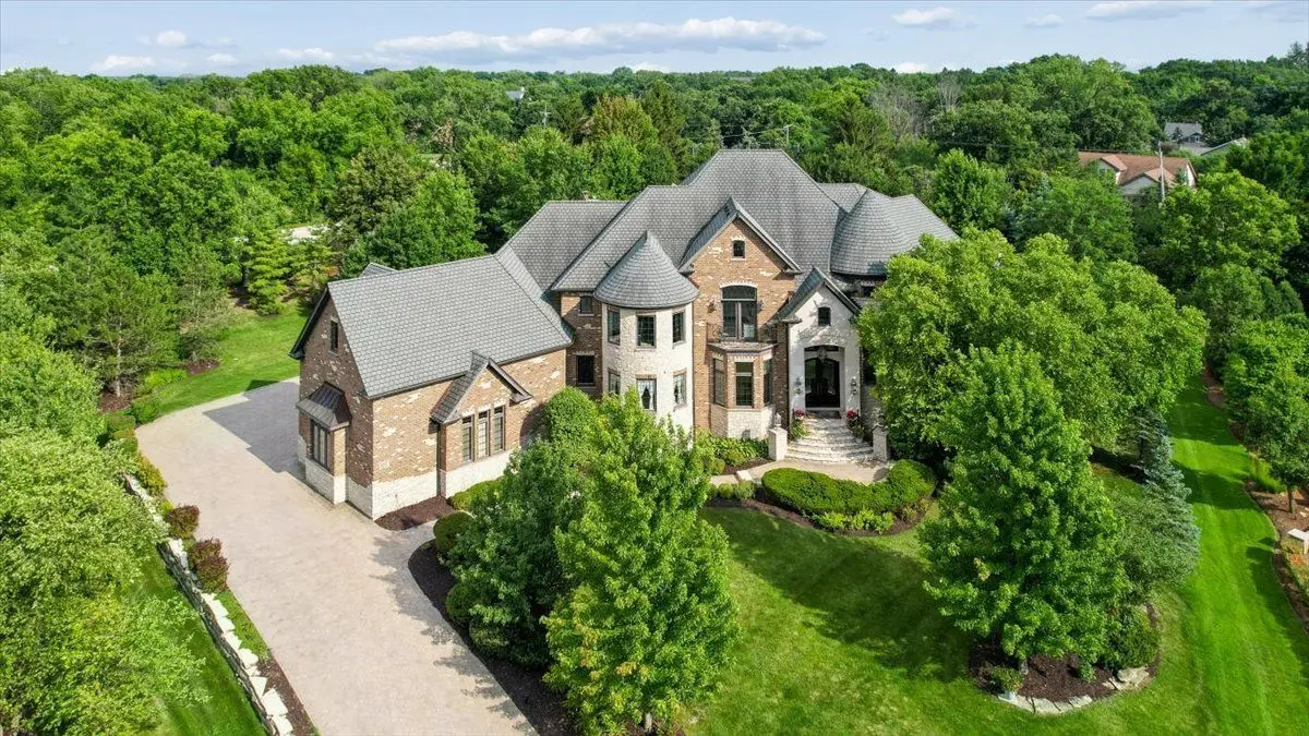 107 Forest Edge Drive