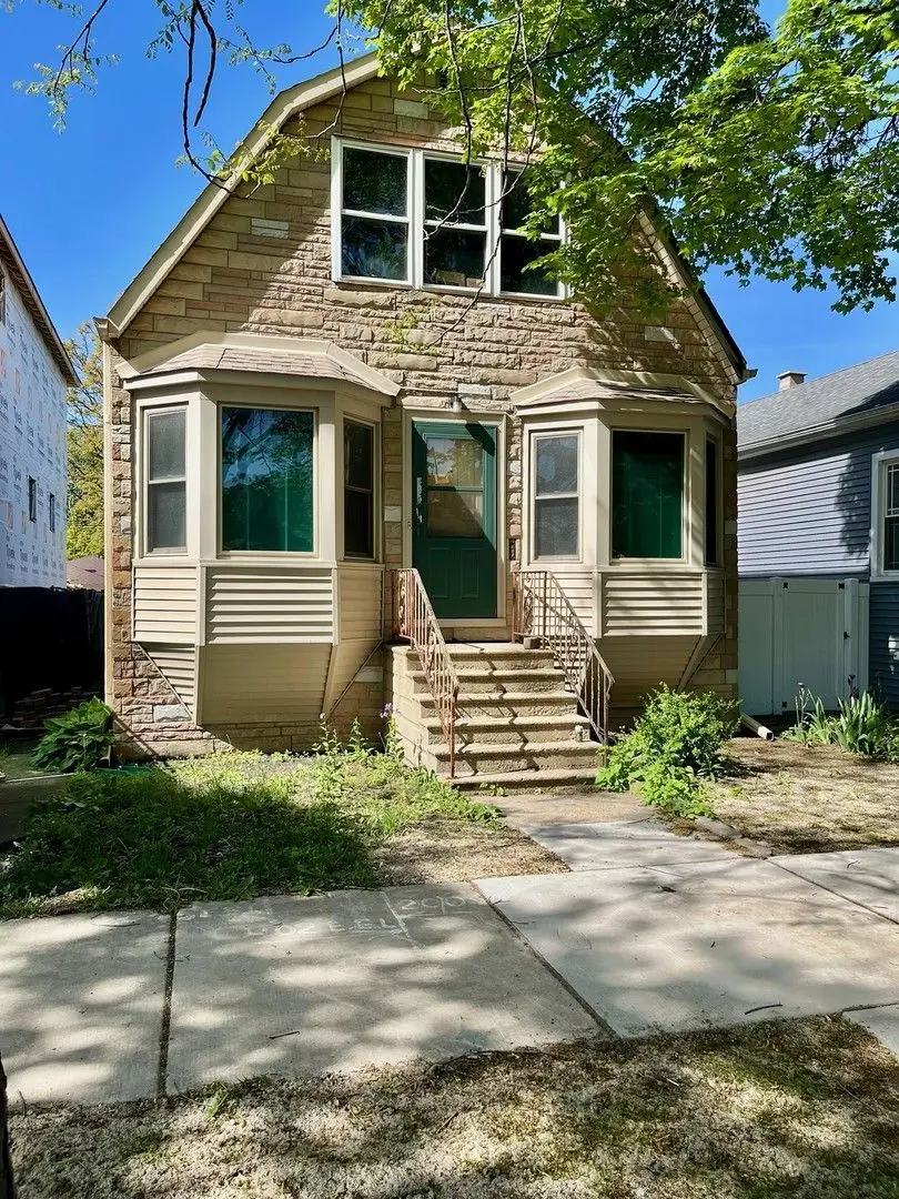 5018 W Winnemac Avenue