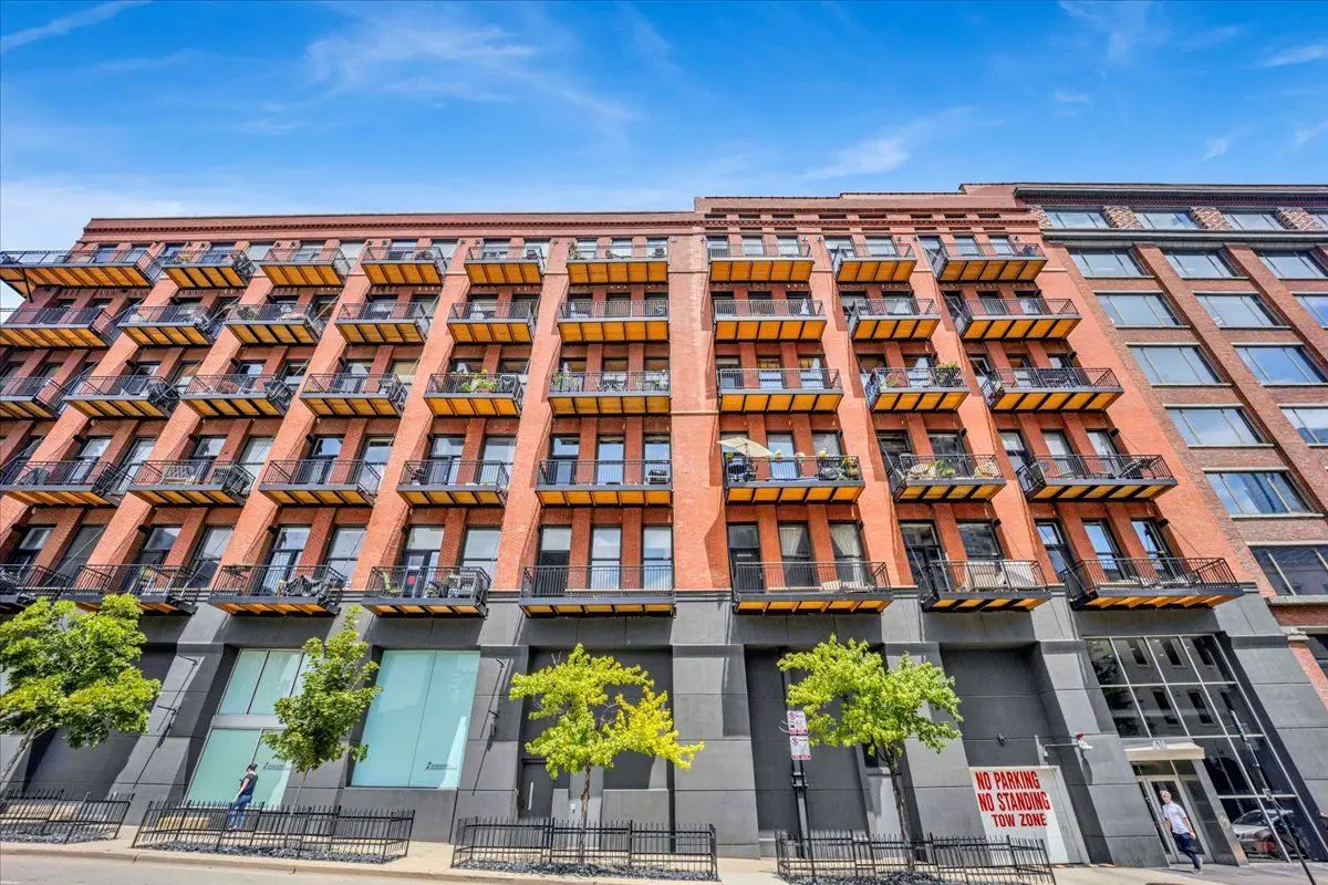616 W Fulton Street