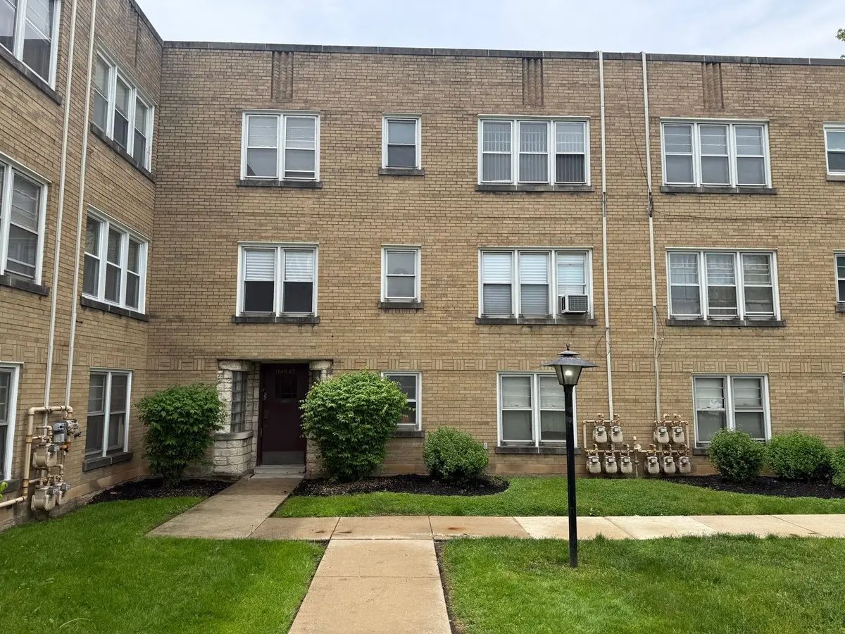 1747 W 95th Place