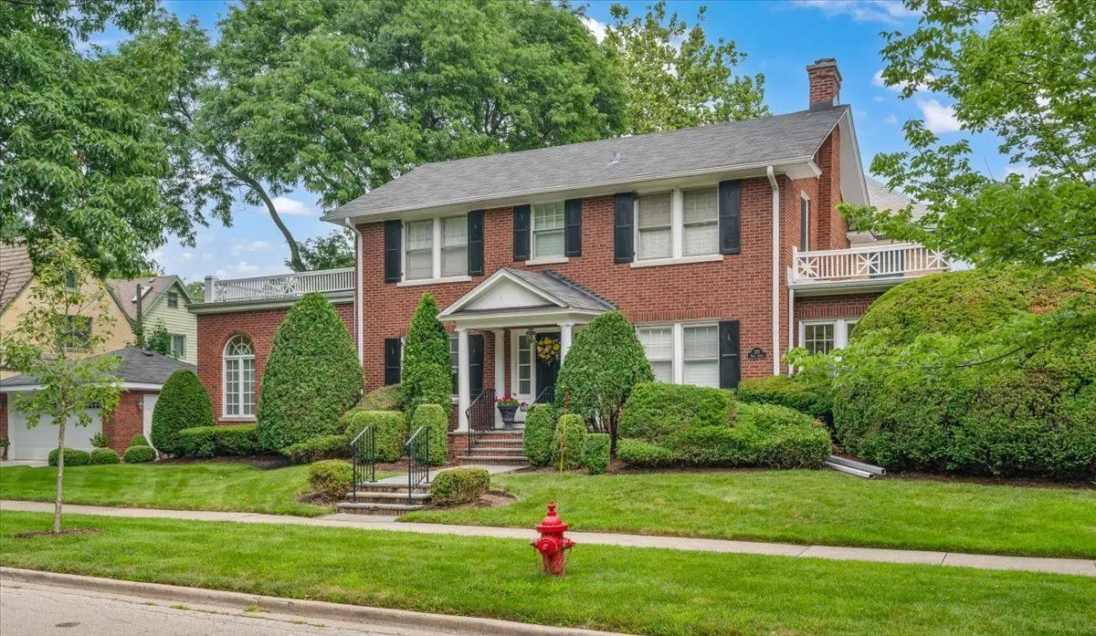 220 Maple Avenue