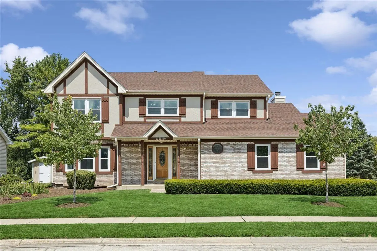 27W390 Waterford Drive