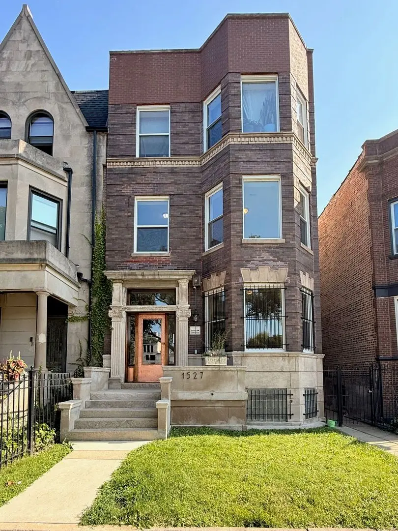 1527 E 66th Place