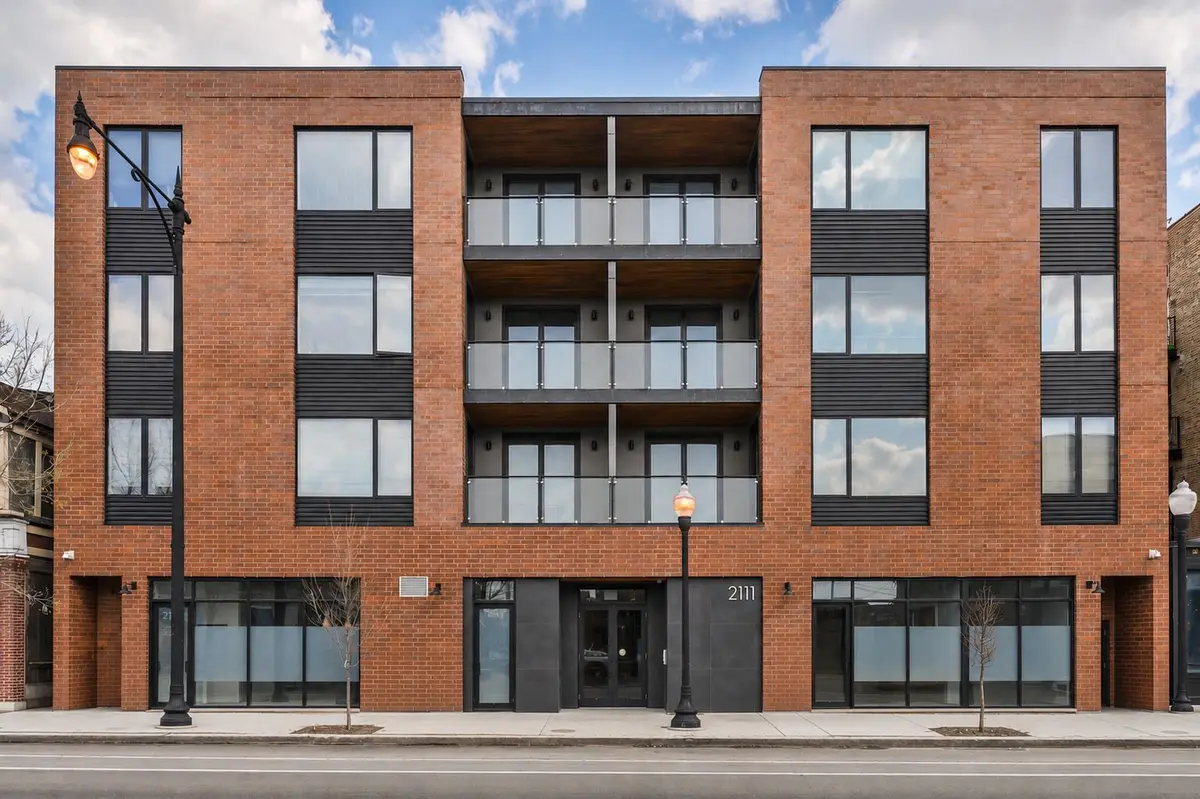2111 S Halsted Street