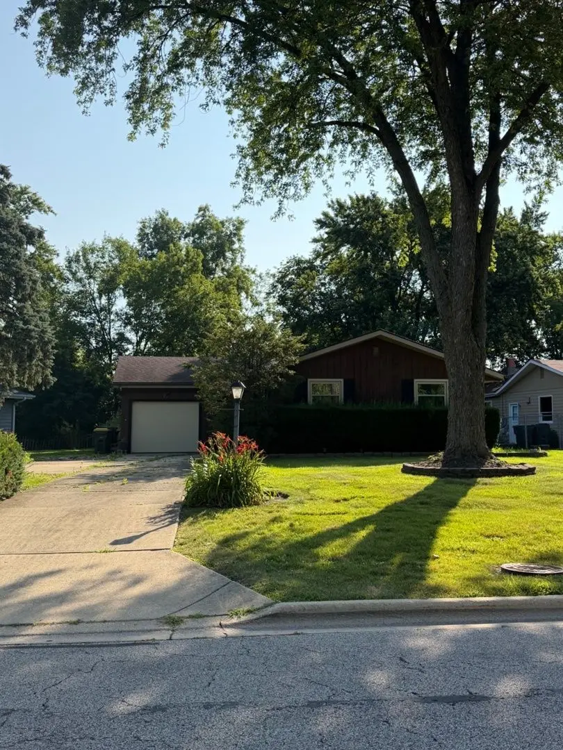 381 N Silverleaf Boulevard