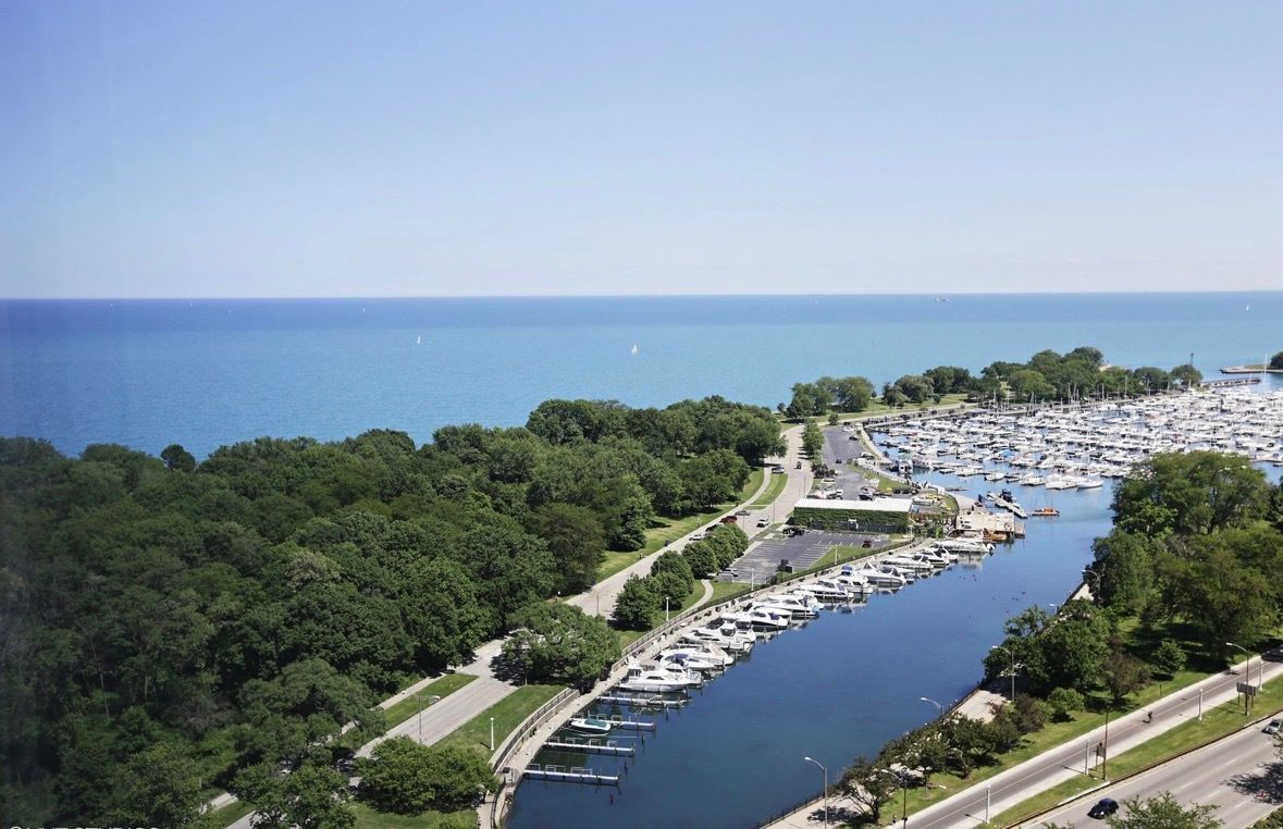 3550 N Lake Shore Drive, Chicago, IL