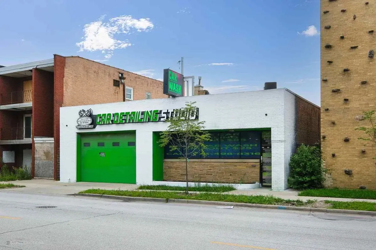 7737 S KEDZIE Avenue