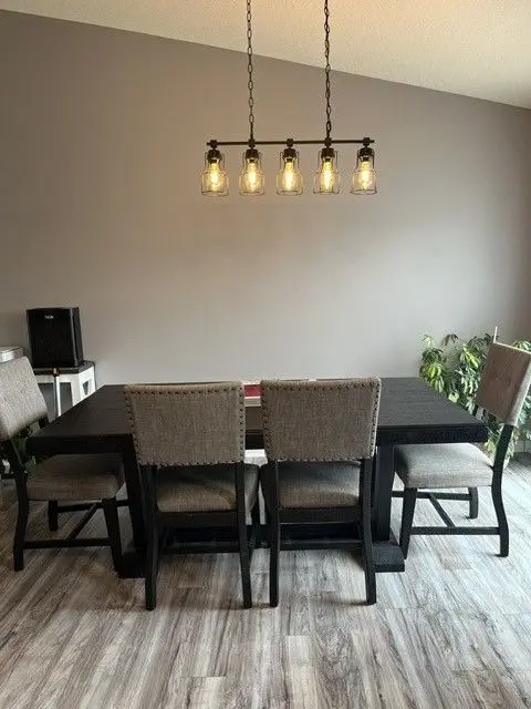 25 W Village Circle