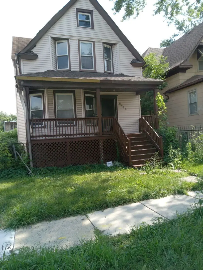5423 W Iowa Street