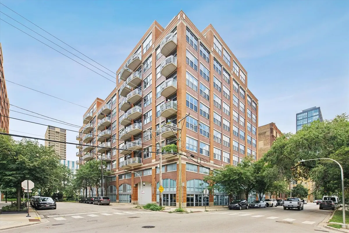 933 W Van Buren Street
