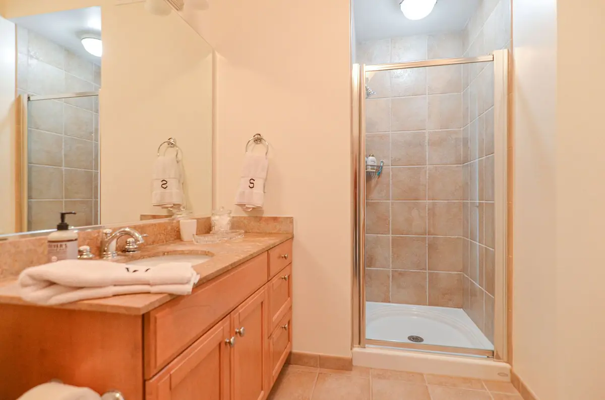 25 E Superior Street