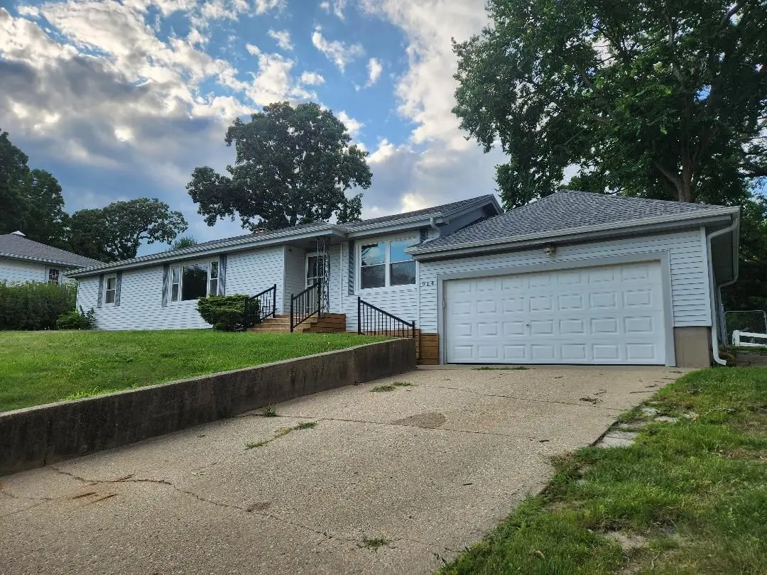 914 Oakleaf Avenue