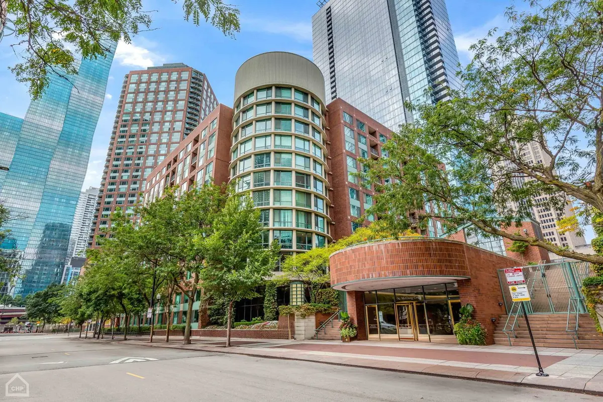 440 N McClurg Court