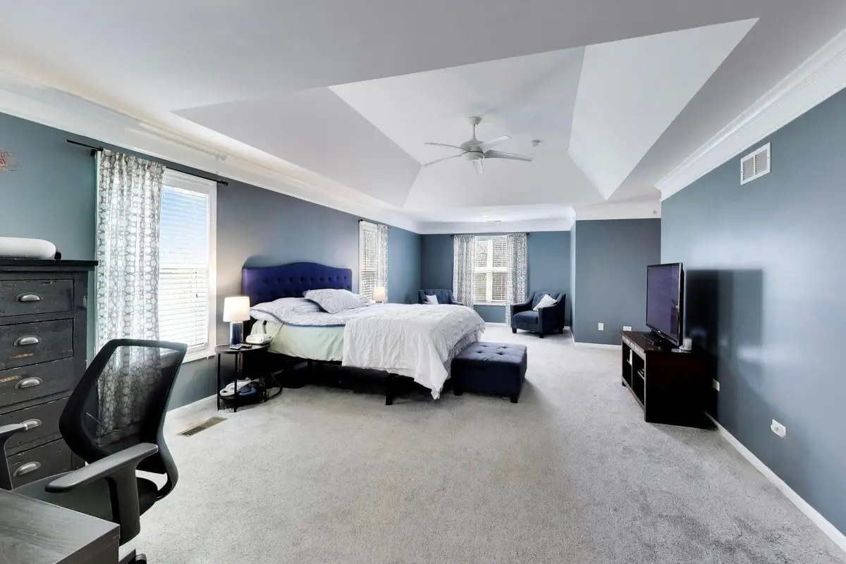 5667 Notting Hill Road