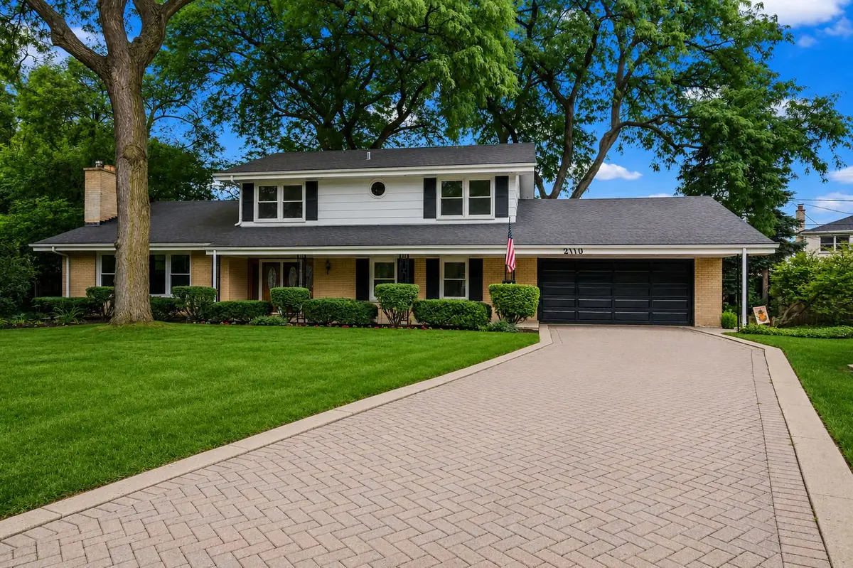 2110 E Eastman Court