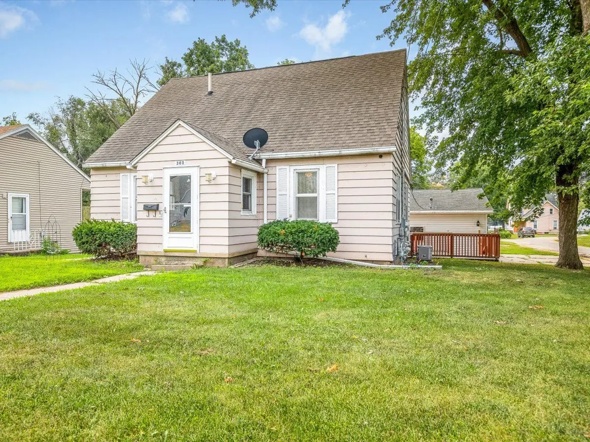 300 E 4th Street