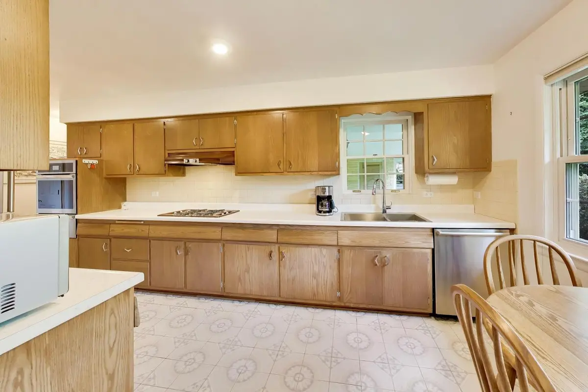 206 W Hiawatha Trail