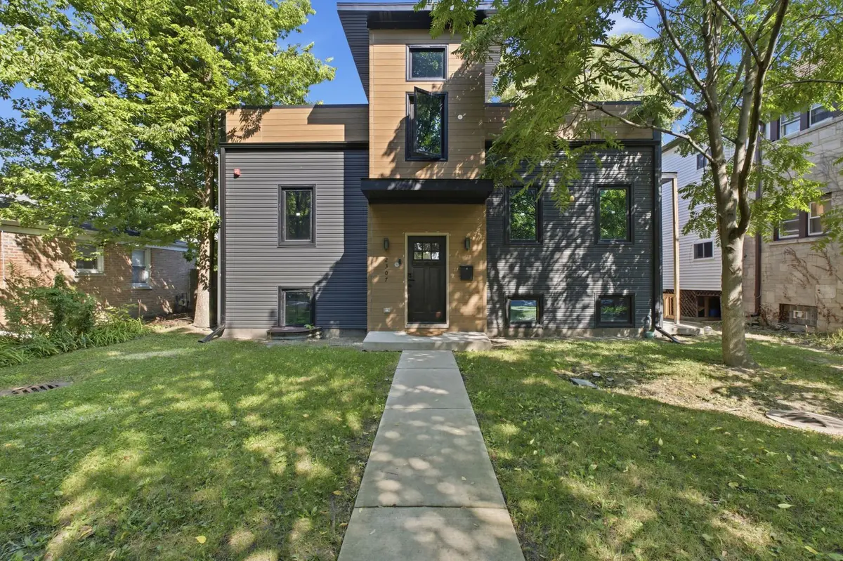 2307 Lake Street