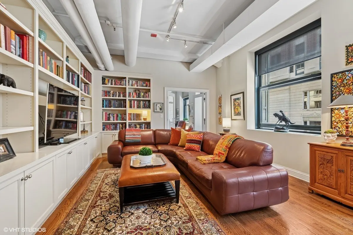 6 E Monroe Street