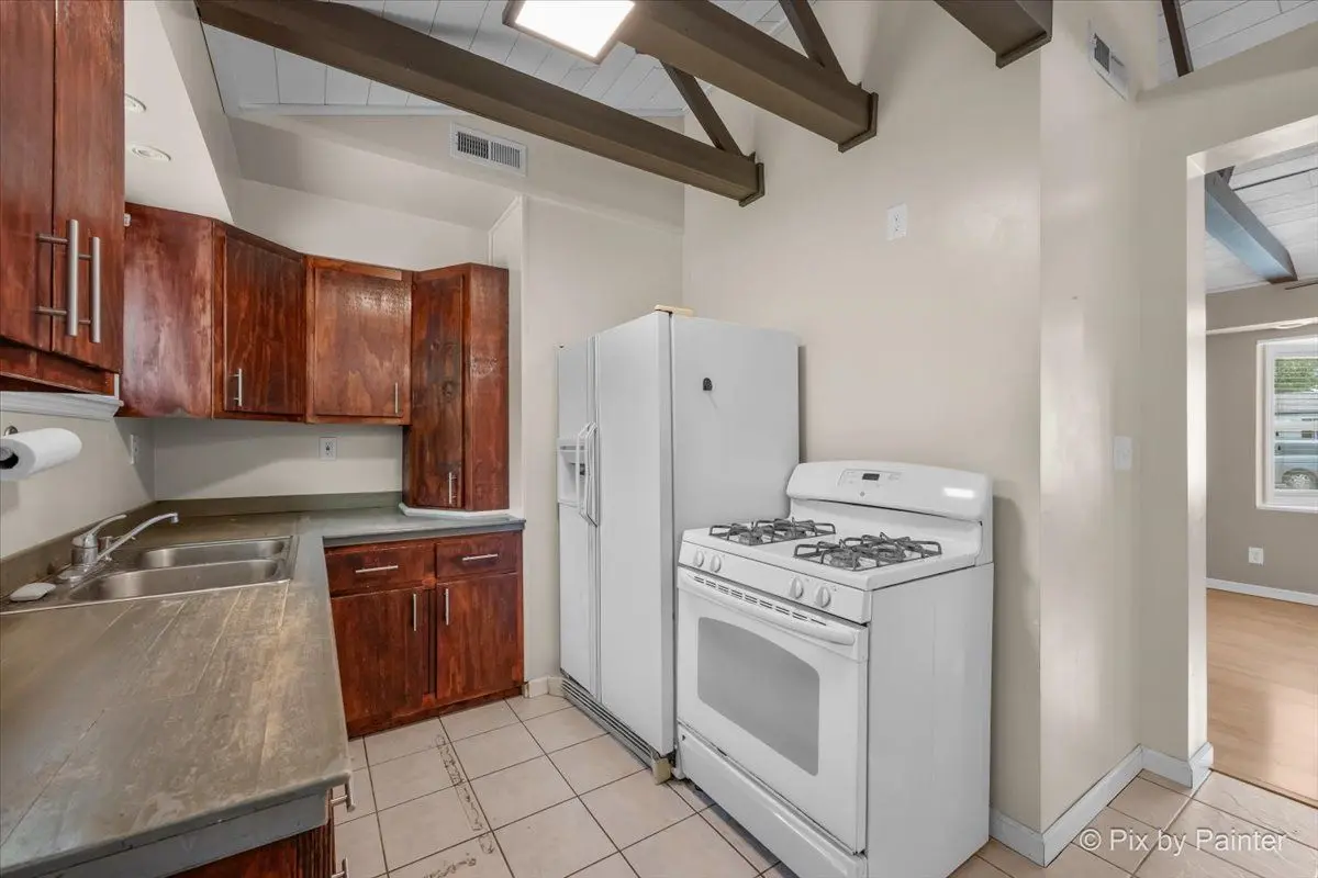 1106 Emerald Lane