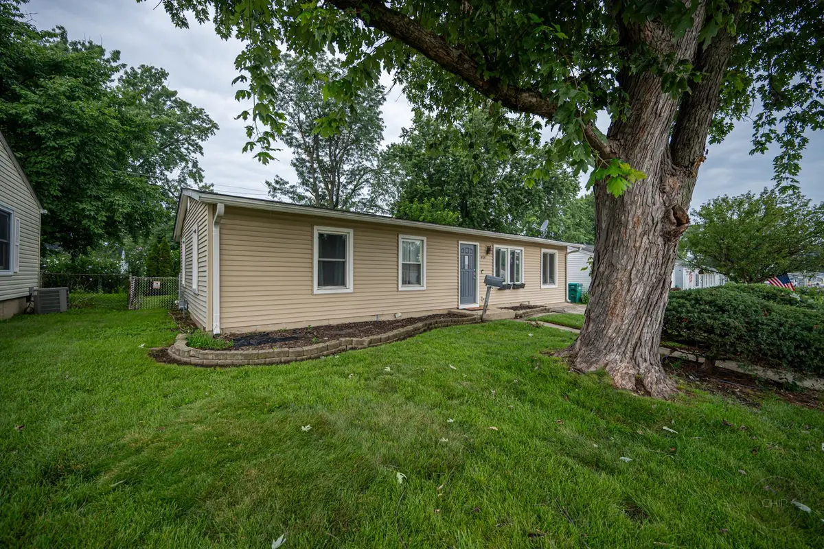 404 KENYON Avenue
