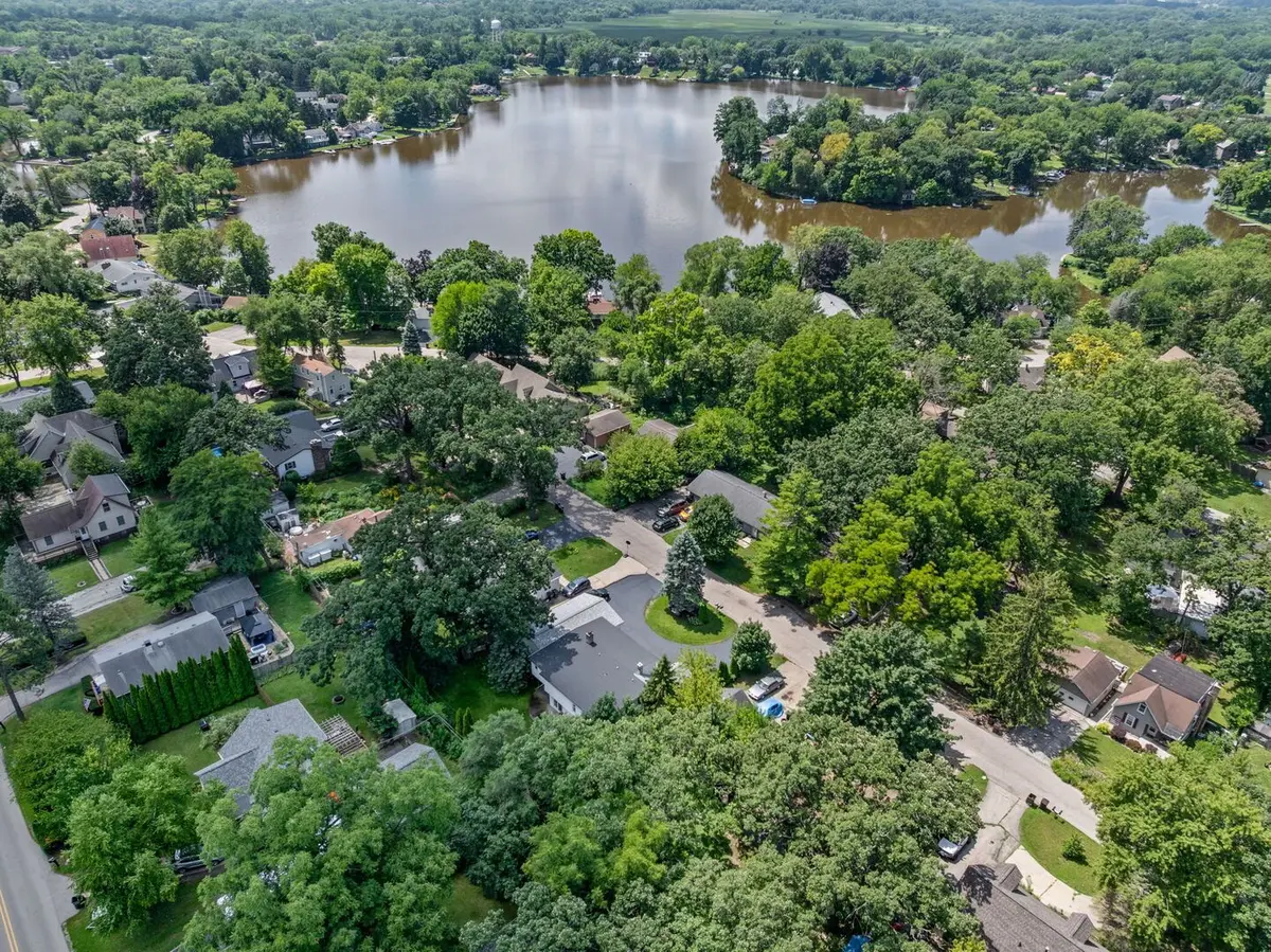 3422 Oakwood Drive