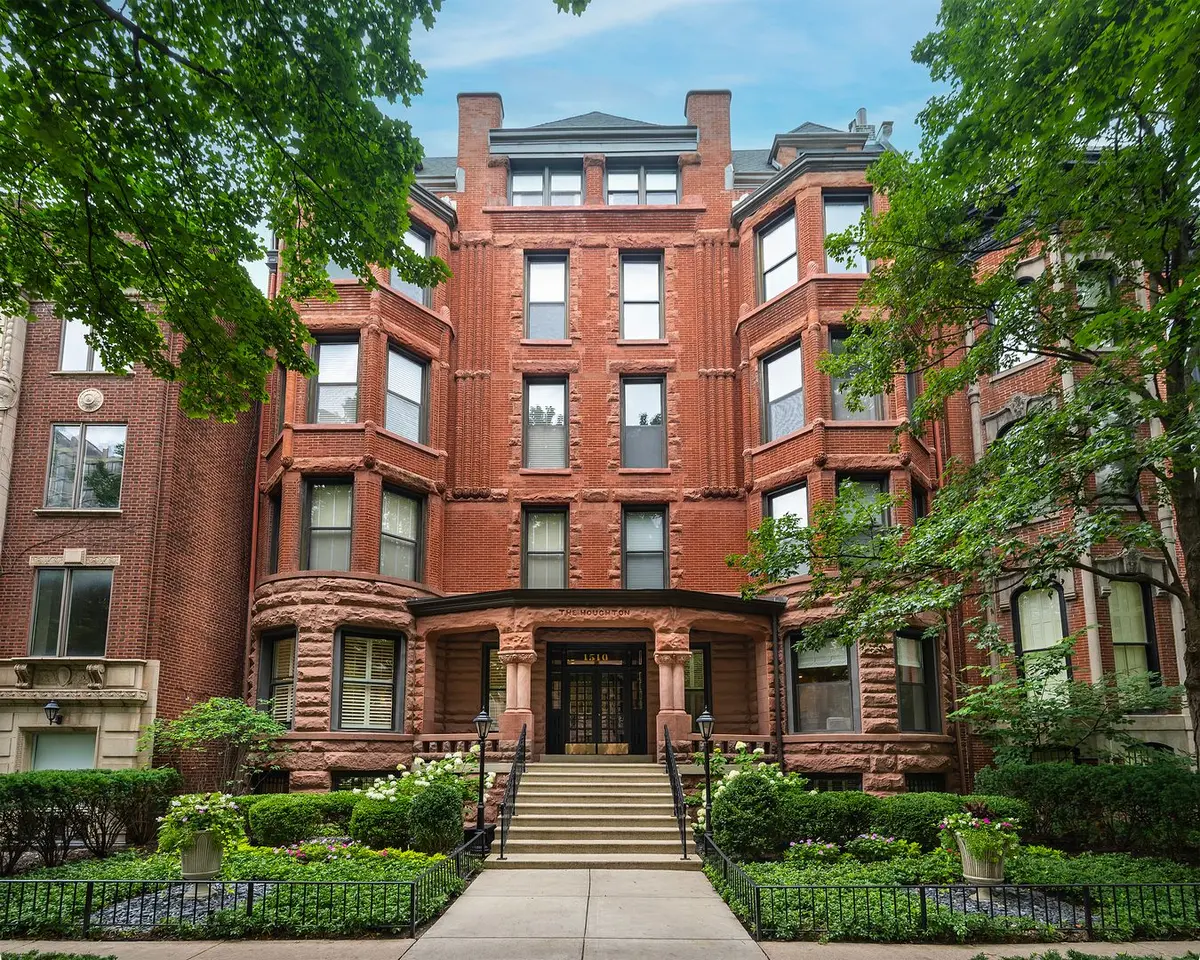 1510 N Dearborn Parkway