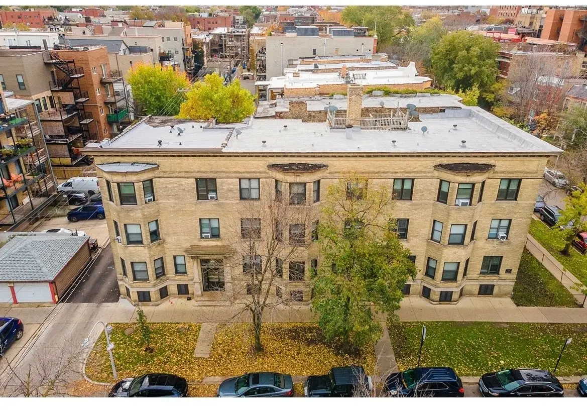 923 W Waveland Avenue
