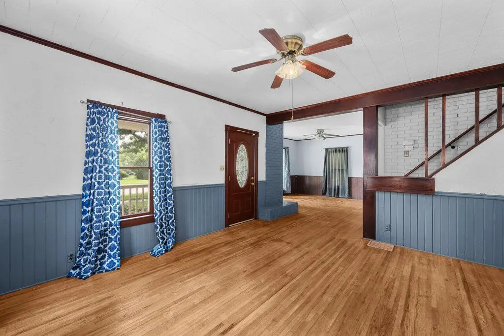204 NE 7th Street