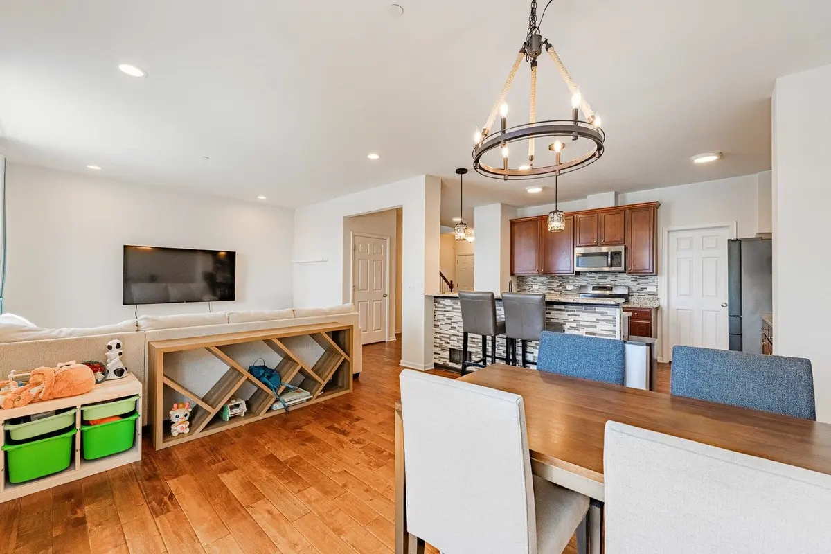 2832 Henley Lane