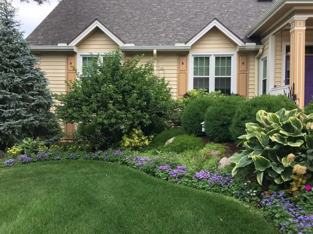2934 COTSWOLD Circle